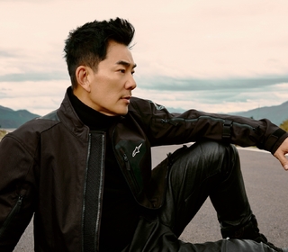 任賢齊睽違10年推出新歌〈在路上〉霸氣啟程 為拍MV深入秘境哭到眼腫