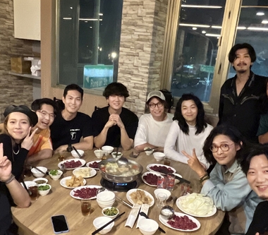 宇宙人演唱會前巧碰立冬節氣　麋先生、告五人替師兄進補暖心請吃鍋