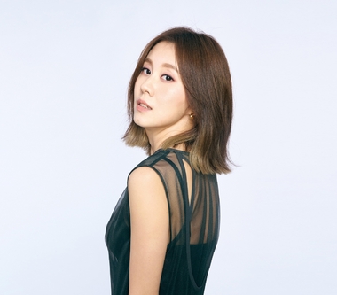 白安首度擔任手遊「純白和弦」代言人 演繹遊戲角色自爆「酷黑」另一面