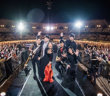 五月天「諾亞方舟」字幕手原來是...？！天后劉若英驚喜現身合唱笑忘歌！