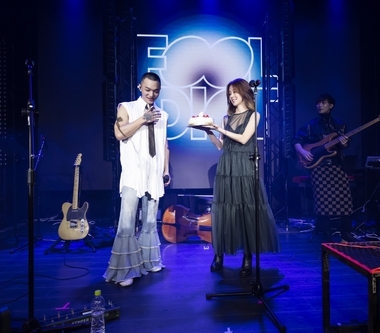 傻子與白痴過年開工邀白安助陣與歌迷party狂歡 壽星蔡維澤大方給福利秀腹肌！