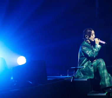 丁噹睽違5年馬來西亞開唱票房完售 二度安可加碼清唱11首歌迷嗨翻