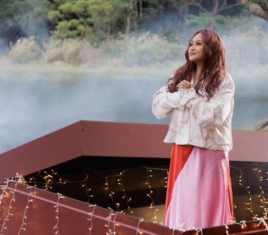 家家獻聲《模仿犯》片尾曲〈輕傷〉 拍MV闖天使秘境摸黑上山搶拍魔幻時刻