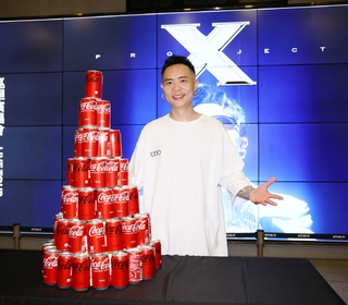 蕭秉治「Project X Live Tour 巡迴演唱會」北高完美達陣  最愛的可樂塔慶功！