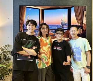 宇宙人快閃東京驚喜現身簽名會　趁空見神級創作才子「網友」