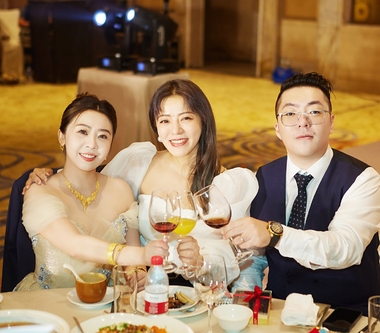 丁噹當婚禮歌手為弟婚宴獻唱多首經典情歌 北流演唱會倒數進入備戰狀態！