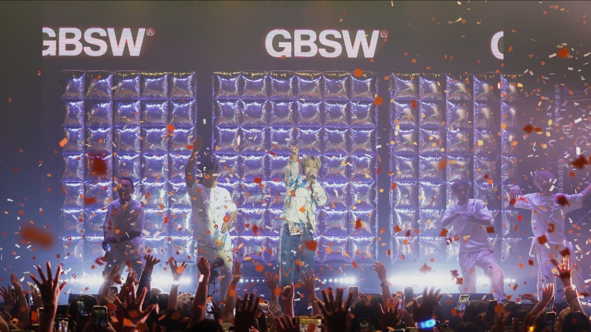 鼓鼓呂思緯《GBSW》巡演 高雄解鎖首唱〈消失的Homies〉 歌迷獻上最美玫瑰花海！