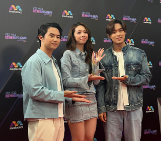 超人氣樂團告五人搖滾魅力風靡世界　勇奪新加坡流行音樂盛典年度歌手殊榮