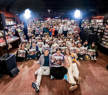 宇宙人【理想狀態】珍藏限定版雙黑膠簽名會 歌迷帶准考證吸宇宙人金曲好運盼顯神威