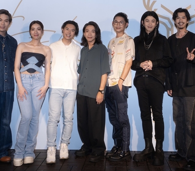 新一代天團告五人3張專輯3度入圍　〈又到天黑〉首獲獎喜開香檳慶祝