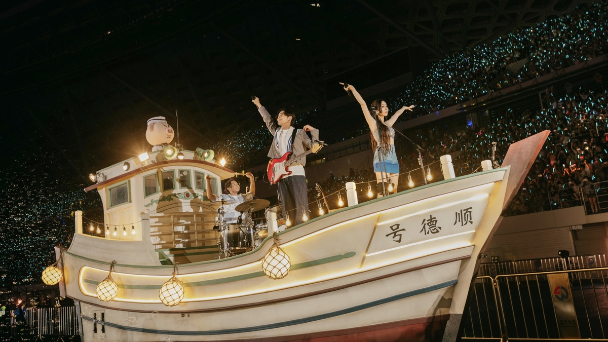 告五人「宇宙超有趣」巡演　從宜蘭漁港航向深圳灣　壯闊戶外場座無虛席