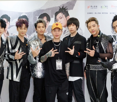 蕭秉治12/7《活著Alive》演唱會重返台北小巨蛋 感謝師兄一路相助！