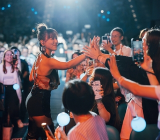 丁噹《當我們再一起》香港演唱會獻上4大驚喜 邀吳若希Jinny、 GX合體一解歌迷「七年之癢」