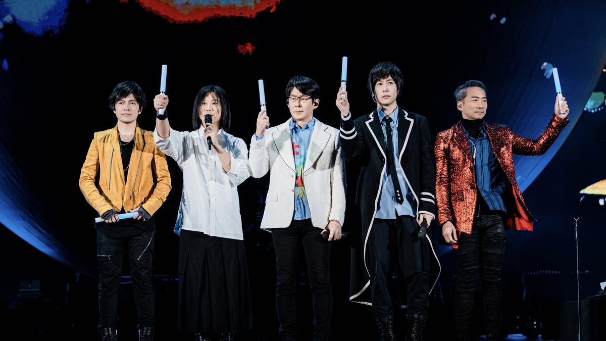 五月天5525《回到那一天》演唱會第55場　回到初登台那一天　從〈八月愛人〉唱到〈後來的我們〉