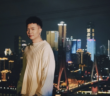 戲劇《難哄》溫柔守護曲觸動人心  蕭秉治〈想悄悄住進你的靈魂〉細膩詮釋愛與陪伴