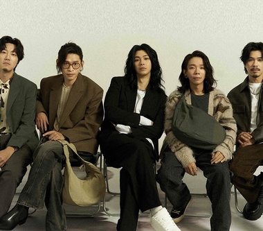 演唱會熱潮延燒！麋先生人氣狂飆　轉身一變潮流時尚型男　跨足時尚圈攜手ROBINMAY EVOLUTION推出聯名包款　再掀搶購熱潮：「門票搶不到，周邊一定要搶到！」