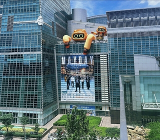 MAYDAYLAND再添新打卡熱點！  五月天的喵星人離開喵球表面萌登台北101