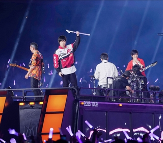 5525＋1《回到那一天》雙「五」合體〈溫柔〉、〈給你一瓶魔法藥水〉 雙倍搖滾嗨翻大巨蛋