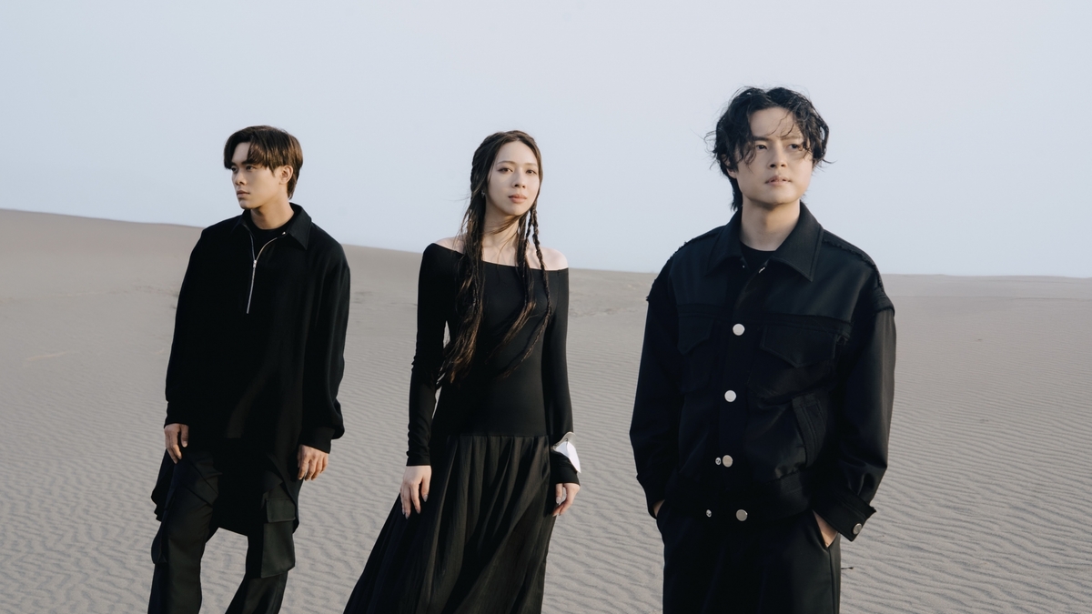 告五人〈黑夜狂奔〉跨海拍出史詩級視覺大作！導演一鏡入魂、50人劇組翻越5層樓高沙丘、3機拍攝同步開機　打造魔幻寫實舞台
