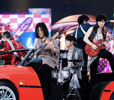 五月天超越鳥巢新紀錄  與430萬歌迷共創43場鳥巢搖滾萬歲壯舉