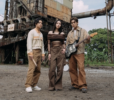 Z世代天團告五人橫掃音樂排行榜　國際合作再升級！〈有太多不能講〉MV遠赴曼谷廢墟實景　引爆視聽雙震撼