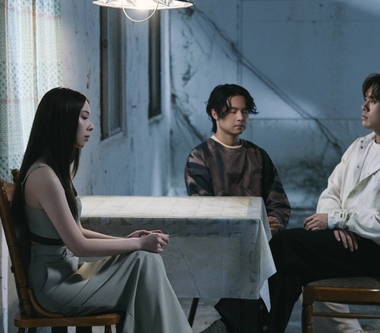 Z世代天團告五人新專輯好評如潮　首度打造雙MV心痛爆擊　〈癒合〉墜落篇直擊心碎臨界點　接住篇8/28慢慢癒合