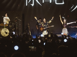 超人氣Z世代天團告五人新專輯《我們就像那些要命的傻瓜》佳評如潮、叫好又叫座　連續六周專輯霸榜冠軍