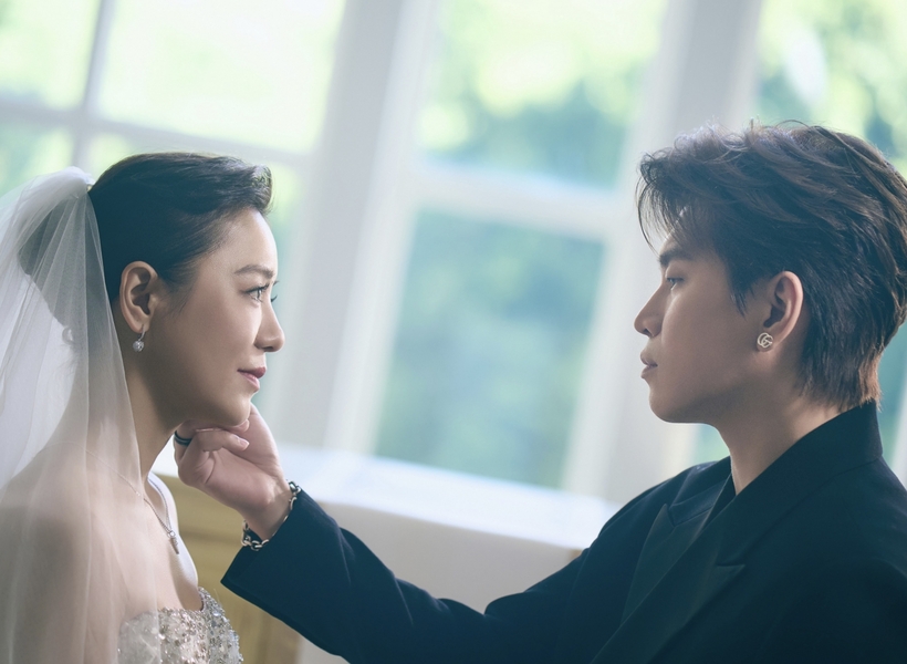 丁噹穿婚紗慶雙喜  小巨蛋兩場完售、和蕭景鴻〈可以是朋友〉新曲曝光　再續音樂劇《搭錯車》情緣