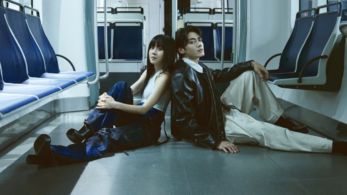 白安〈電影類型〉MV邀宋柏緯輕軌車廂展幻想戀愛 首度合作擦出浪漫火花