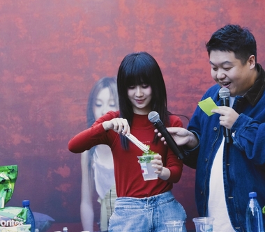 白安與歌迷台南、台北「路邊」野餐！手作特調「香菜Mojito」讓歌迷皺眉直搖頭