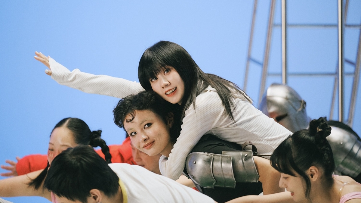 化身夢想中的自己 白安感動〈星期八〉MV中爸爸追夢滑雪故事：跌倒也要再站起來！