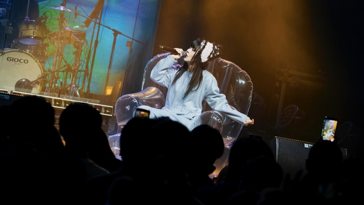 白安《路邊野餐》巡演北京開唱遇初雪喊「幸運」！雪中應景首唱〈雪人〉