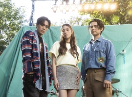 超人氣 Z 世代天團告五人艾比路錄音完　年末倫敦開派對House Party　〈夏天的海冬天的雪〉MV現場直接 live 開唱