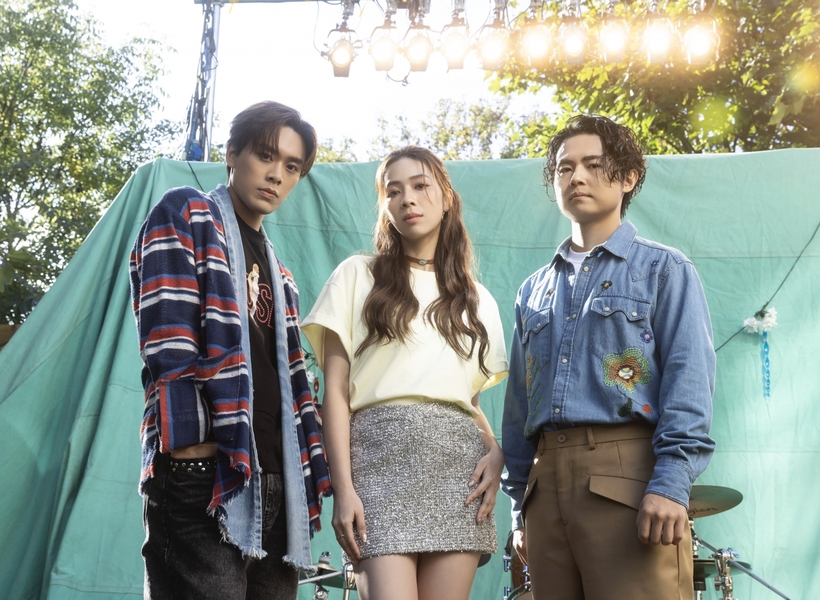 超人氣 Z 世代天團告五人艾比路錄音完　年末倫敦開派對House Party　〈夏天的海冬天的雪〉MV現場直接 live 開唱