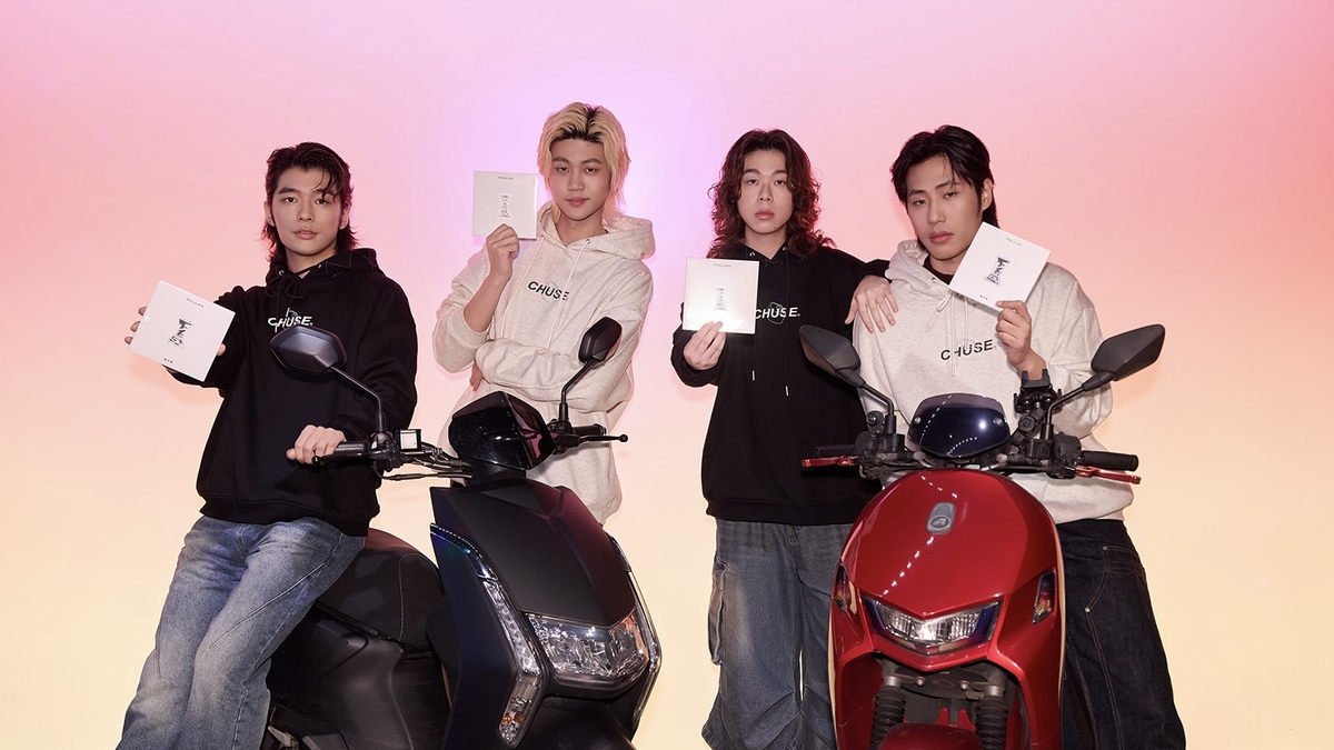 怪物新人跨年制霸一飛沖天 帕拉斯自己當業務 親手送專輯