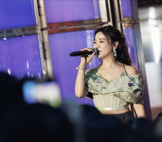 丁噹一日情歌站長吸引爆滿人潮  演唱多首歌曲還加碼超寵粉