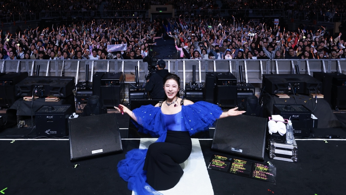 丁噹「辣」翻成都！化身「小辣椒」開唱、〈你為什麼說謊〉引史上最大聲合唱