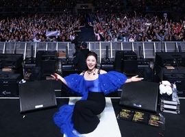 丁噹「辣」翻成都！化身「小辣椒」開唱、〈你為什麼說謊〉引史上最大聲合唱