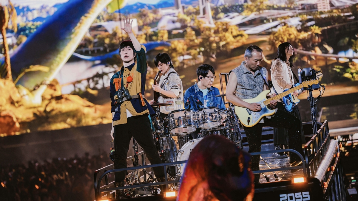 五月天5525+1《回到那一天》巡迴演唱會香港場  獻上全新驚喜 時光機大超前回到侏羅紀的那一天