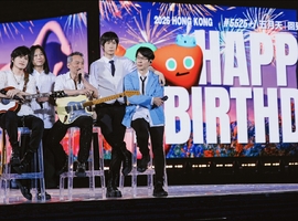 五月天《回到那一天》25週年巡迴演唱會 「生日快樂」成團週連慶四天  恐龍全場歌迷開趴「動次動次」