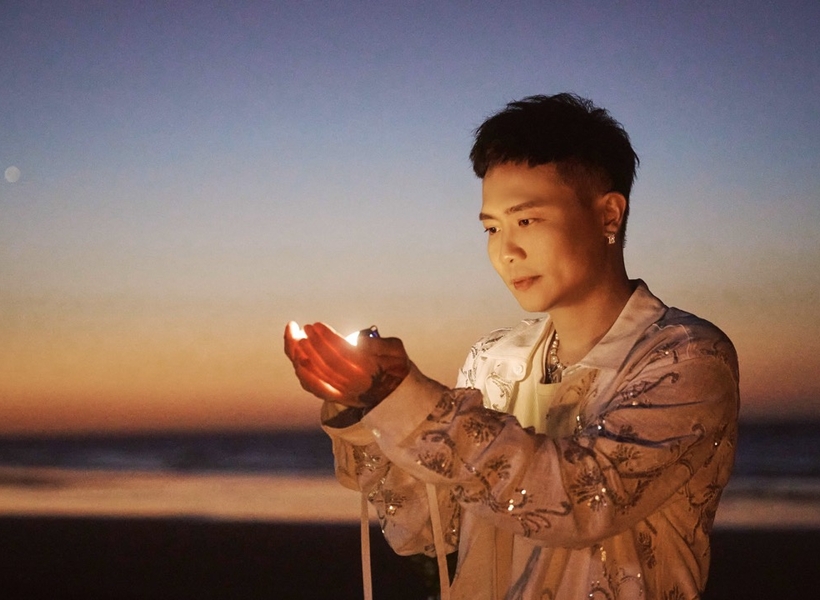 蕭秉治迎來雙喜事！《活著 Alive》演唱會再唱一城＋再推新曲〈頻率〉