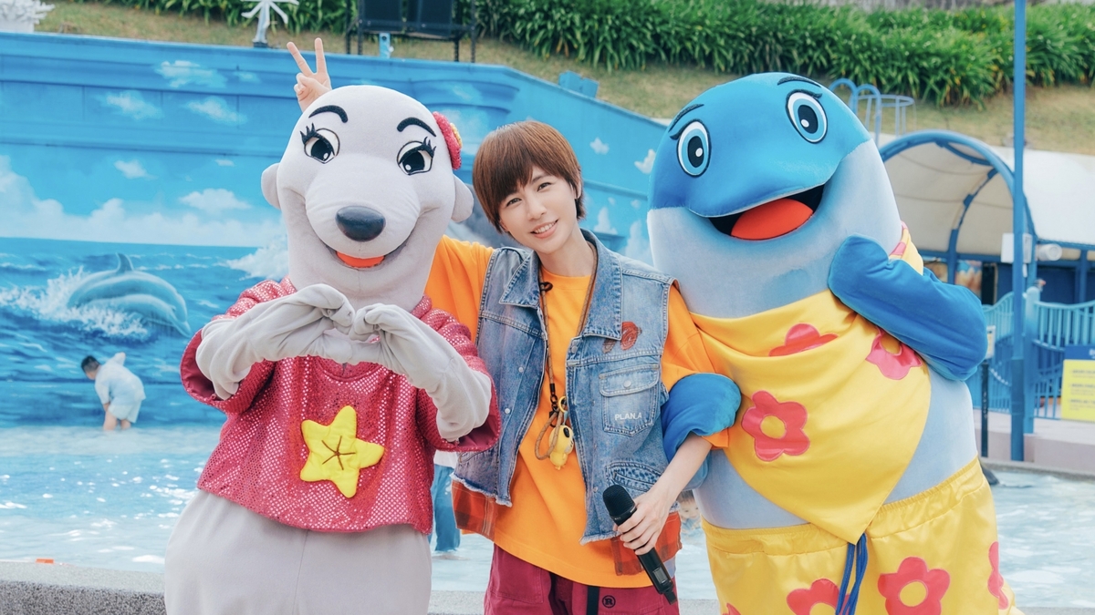 小魏魏嘉瑩《快出來玩》遊樂園快閃計劃啟動！首站花蓮海洋公園與歌迷大玩遊樂設施嚇喊「太高了吧！」