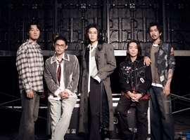 躲過颱風終於見面！金曲樂團麋先生〈大馬戲團〉狂歡再現　唯一預購簽唱會現場人潮擠爆　麋先生一登場連唱6首歌嗨翻全場　聖皓笑喊「現場應該有五萬人吧！」